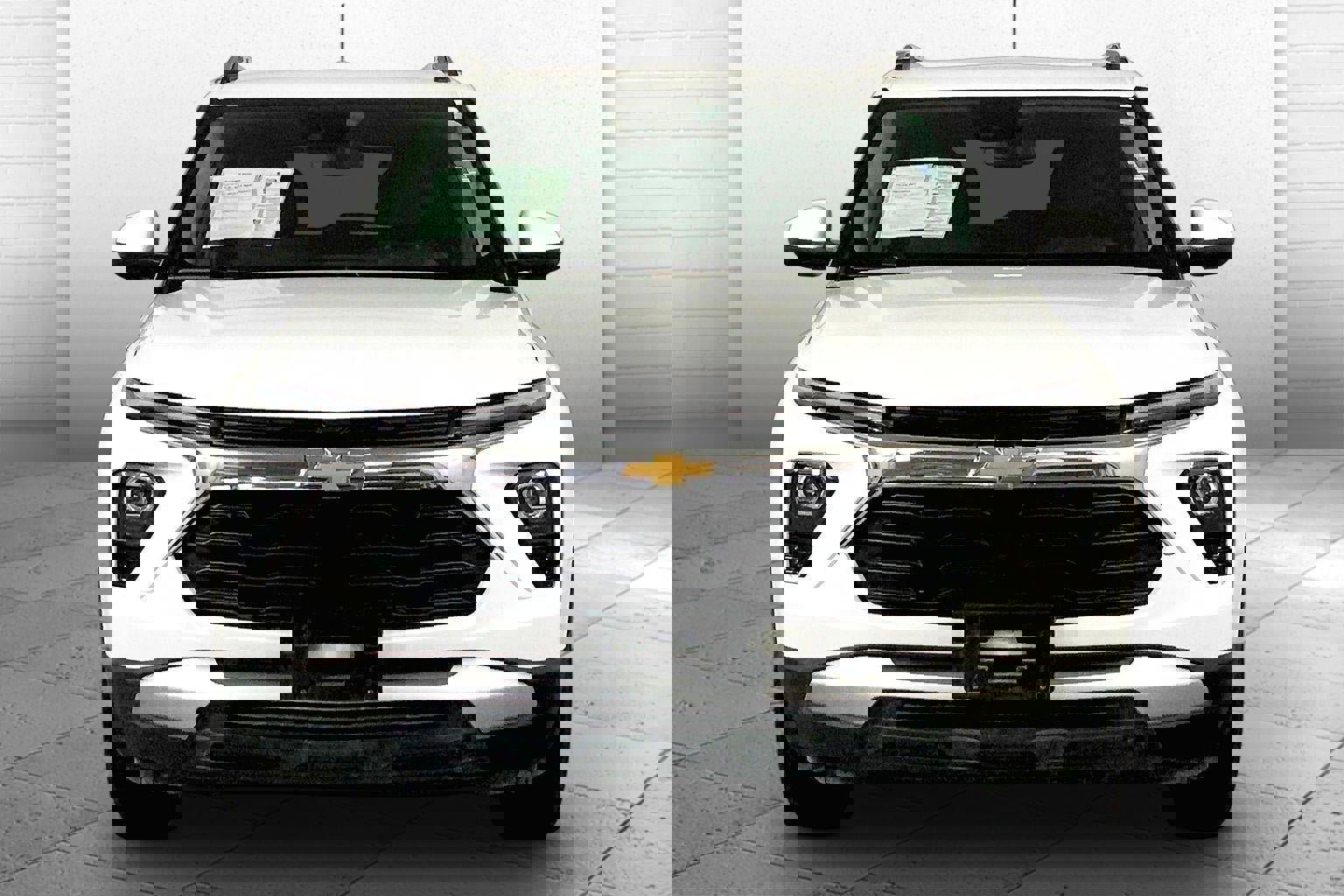 Used 2025 Chevrolet TrailBlazer LT AWD/4WD image 2