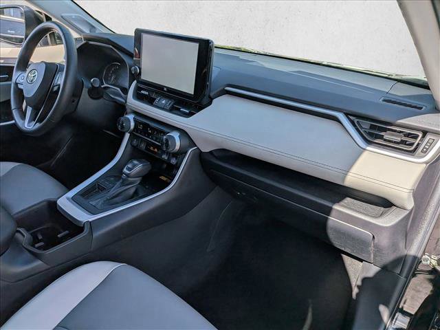Used 2023 Toyota RAV4 XLE Premium image 22
