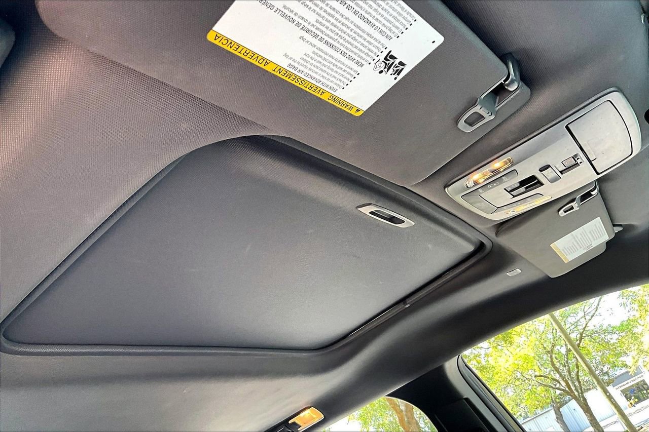 Used 2022 Toyota Sienna XSE w/ XSE Plus Package image 28