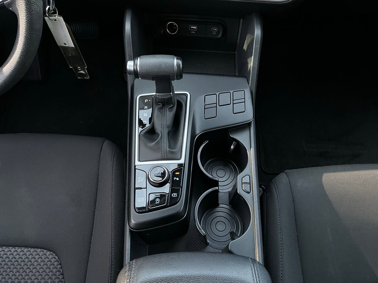 Used 2025 Kia Sportage LX image 15