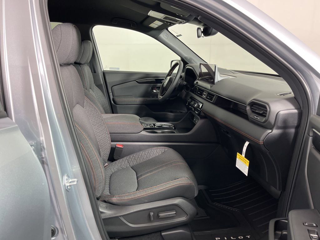New 2026 Honda Pilot Sport image 8