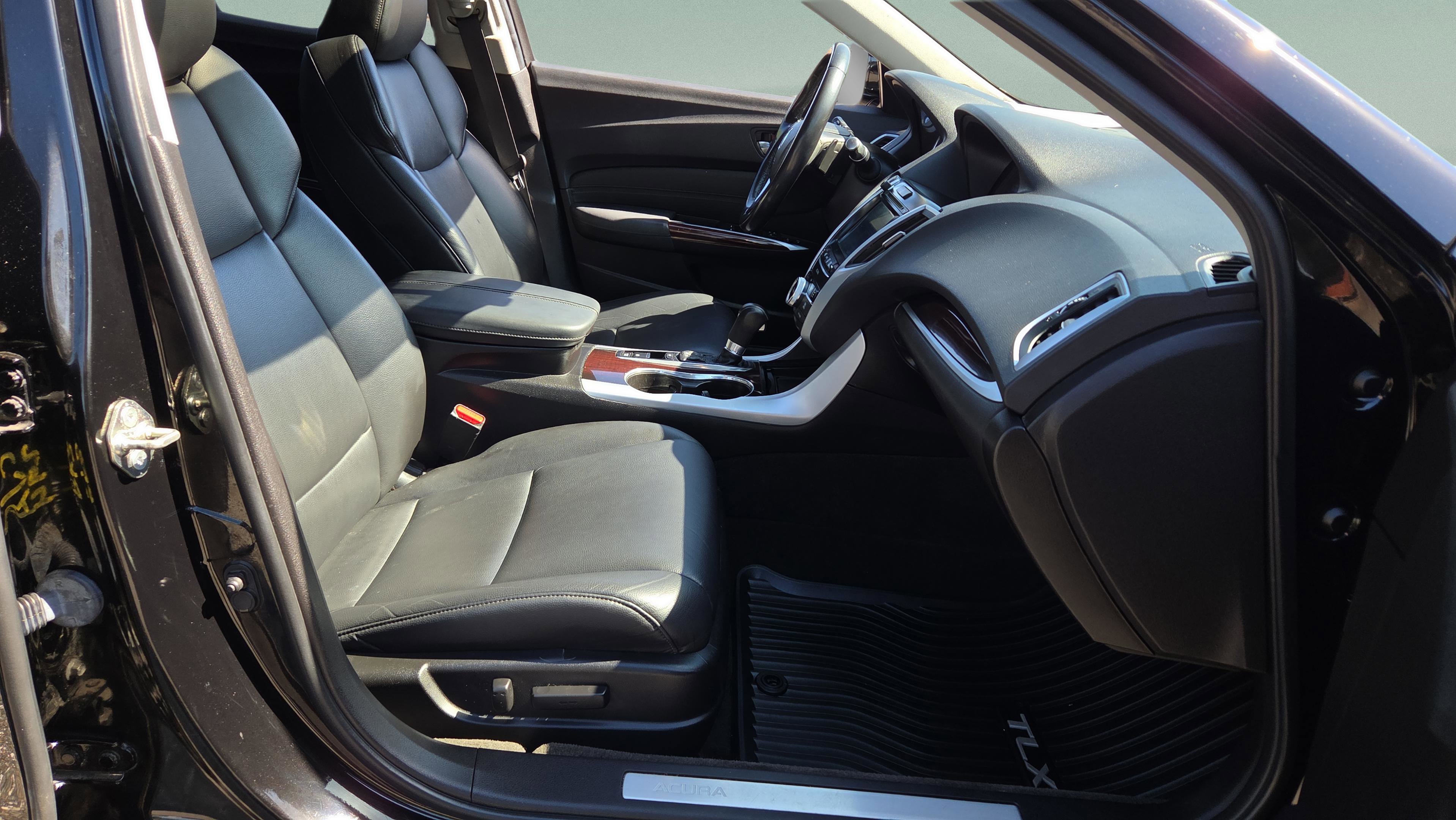 Used 2017 Acura TLX FWD image 15