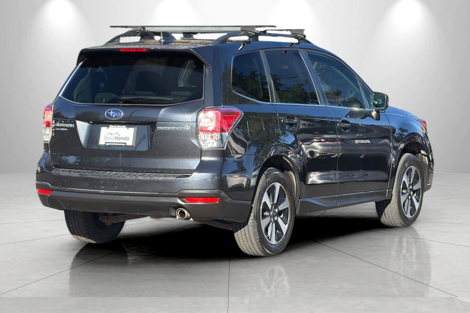 Used 2018 Subaru Forester 2.5i Limited AWD/4WD image 2