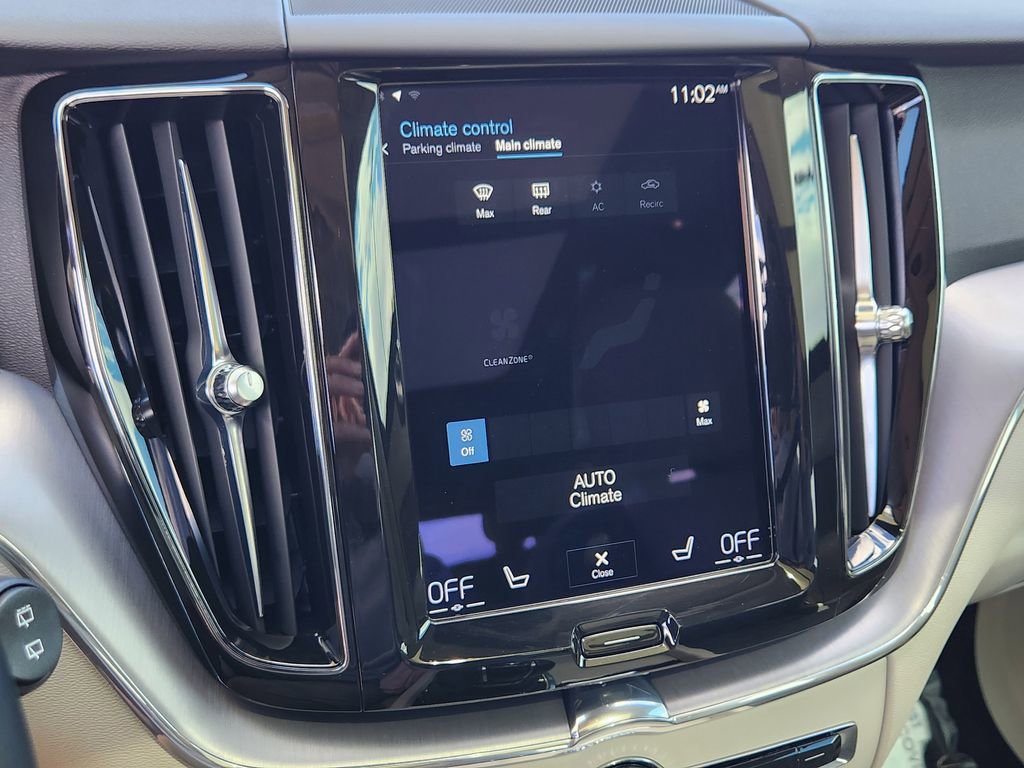 Used 2021 Volvo XC60 T5 Momentum image 10