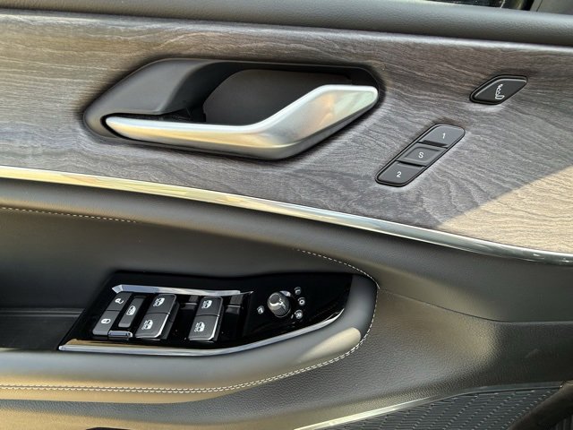 Certified 2023 Jeep Grand Cherokee Overland w/ Adv Protech Group III image 32