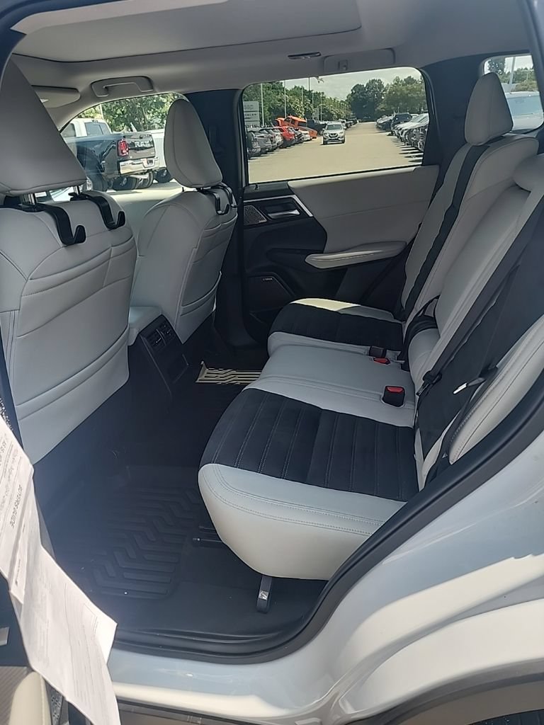 Used 2025 Mitsubishi Outlander SE AWD/4WD image 9