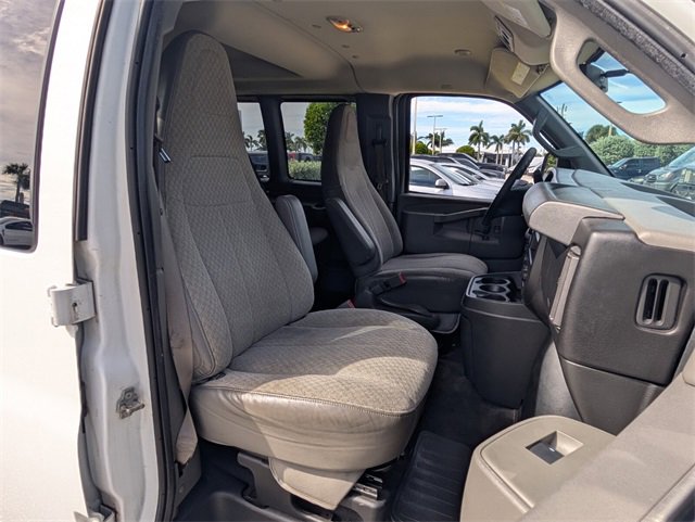 Used 2017 Chevrolet Express 3500 LT w/ LT Preferred Equipment Group image 16