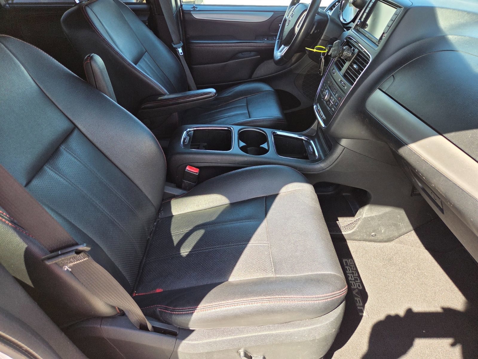 Used 2018 Dodge Grand Caravan GT FWD image 14