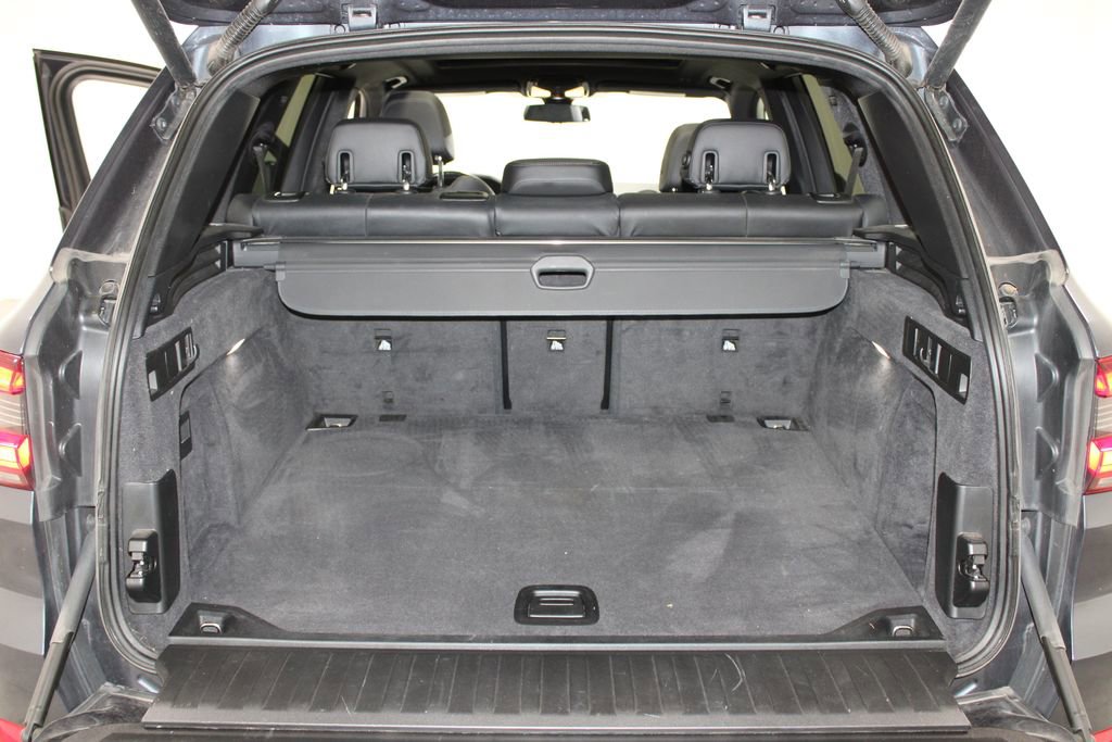 Used 2019 BMW X5 xDrive40i w/ Convenience Package AWD/4WD image 13
