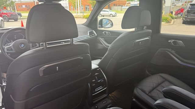 Used 2024 BMW X7 xDrive40i w/ M Sport Package AWD/4WD image 63