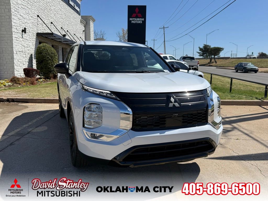 New 2026 Mitsubishi Outlander LE