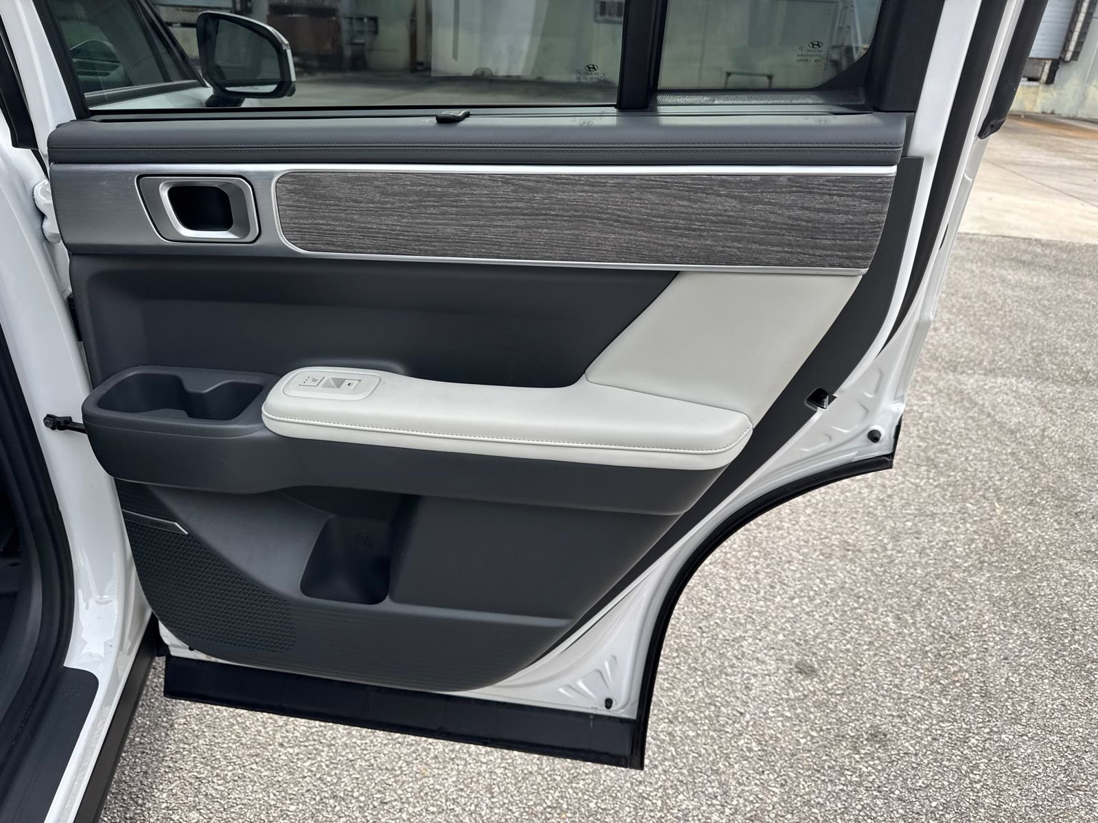 Used 2025 Hyundai Santa Fe Limited image 16