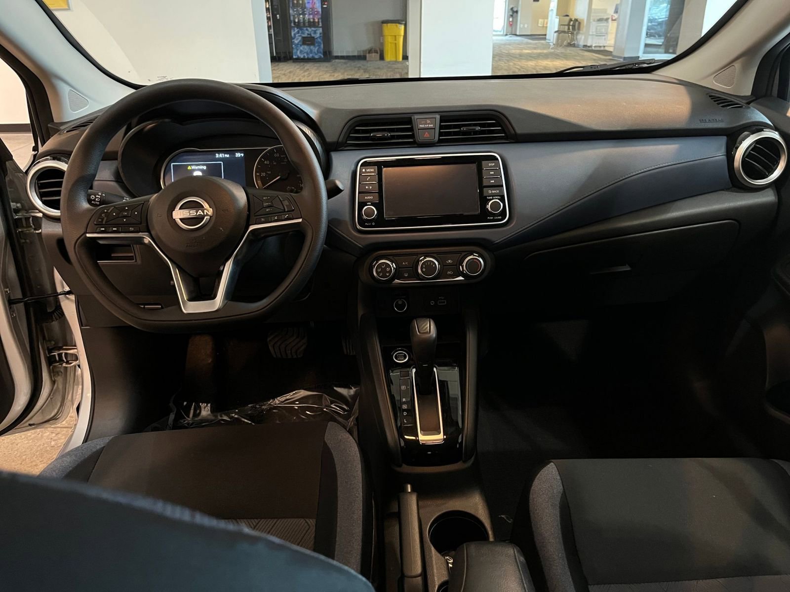 Used 2025 Nissan Versa SV image 32