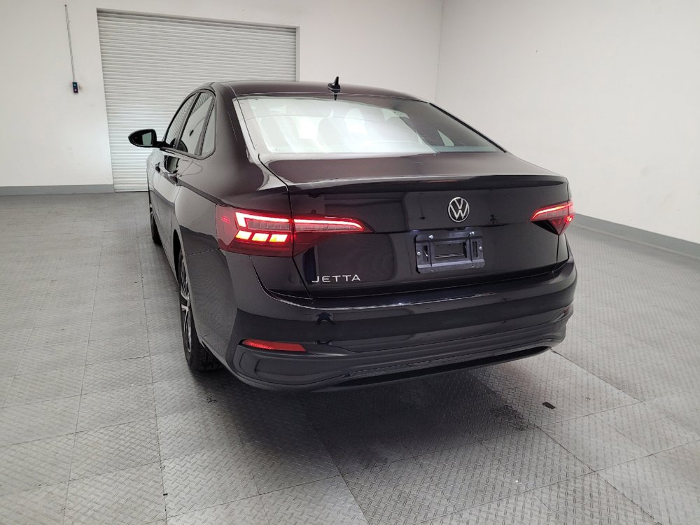 Used 2024 Volkswagen Jetta Sport image 6