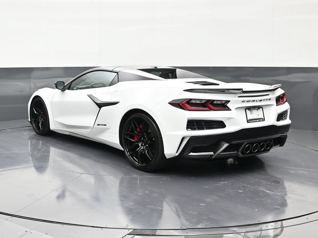 Used 2026 Chevrolet Corvette Z06 RWD image 3