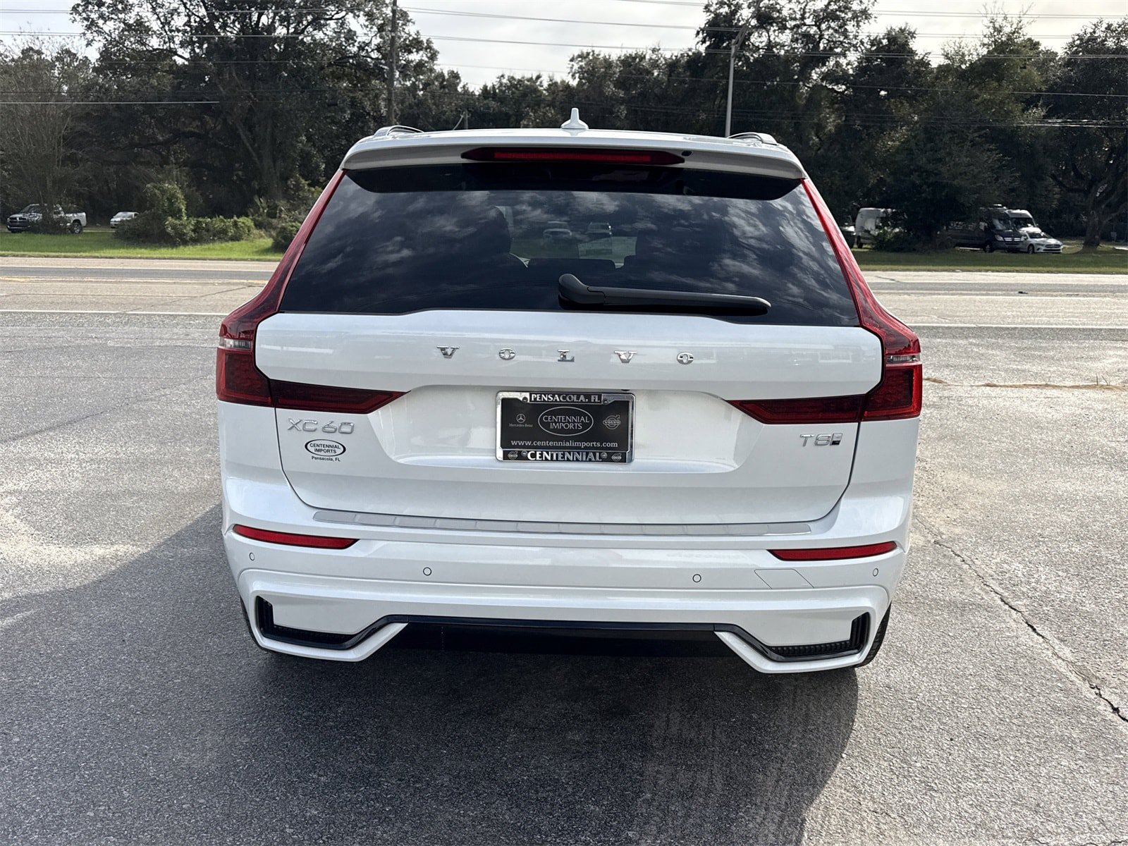 New 2026 Volvo XC60 T8 Plus w/ Protection Package Premier AWD/4WD image 4
