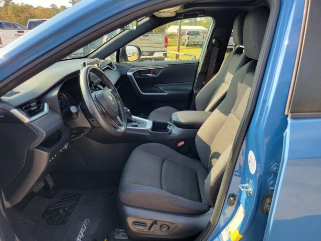 Used 2022 Toyota RAV4 SE image 11