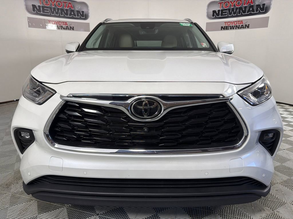 Used 2025 Toyota Highlander Limited image 9