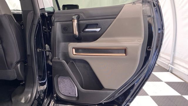 Used 2025 GMC Hummer EV 2X image 25