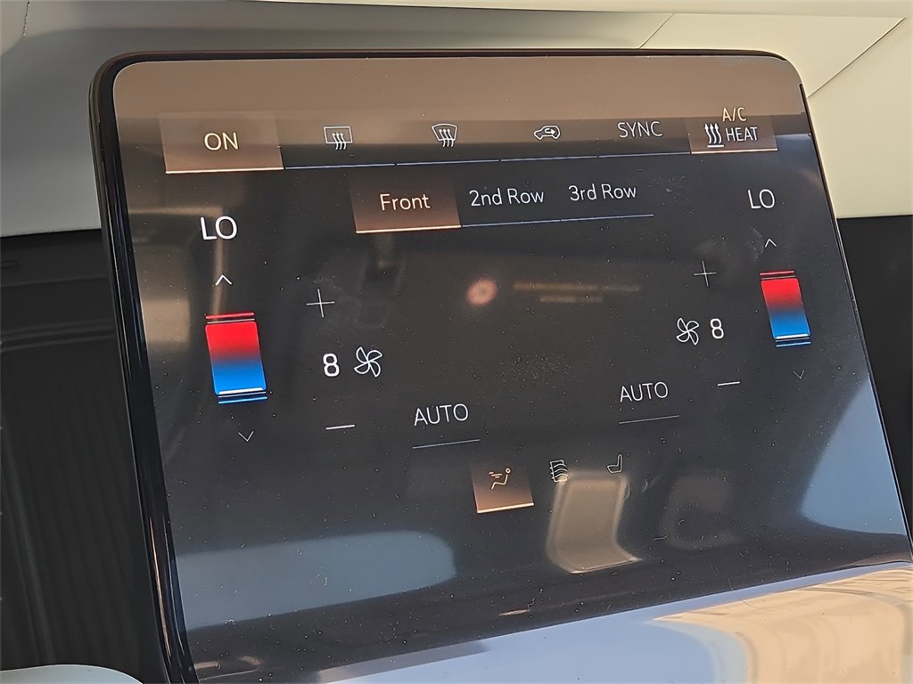 New 2026 Cadillac Vistiq Luxury image 24