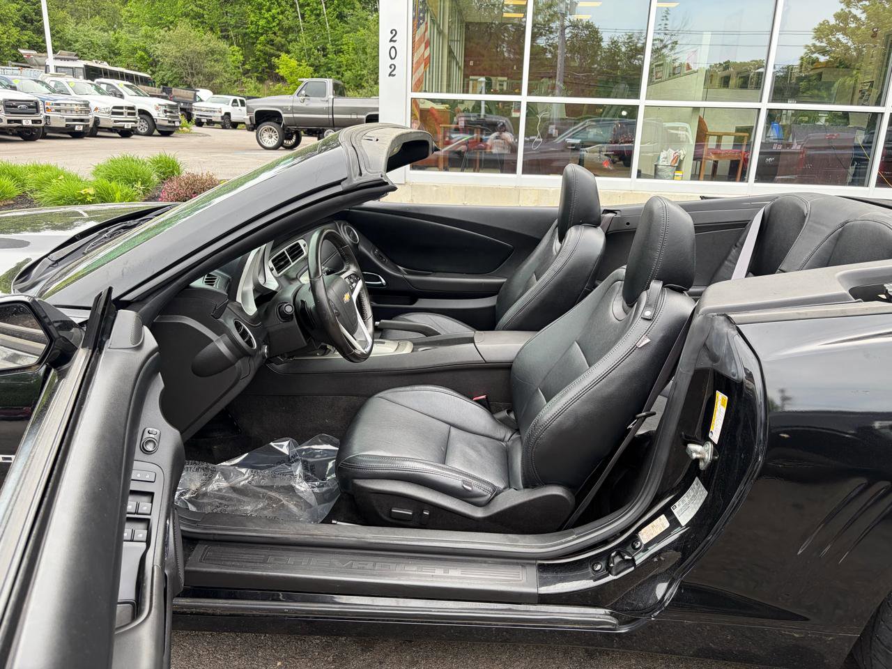Used 2015 Chevrolet Camaro LT RWD image 18