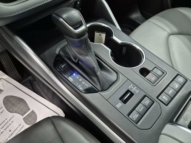 Used 2022 Toyota Highlander XLE image 25