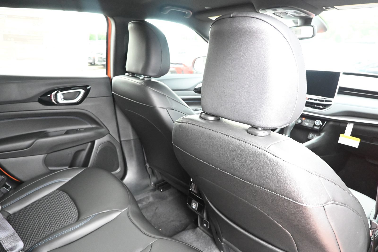 New 2026 Jeep Compass Latitude AWD/4WD image 28