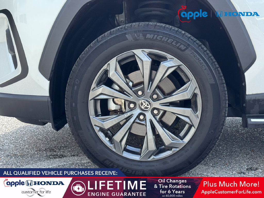 Used 2023 Toyota RAV4 XLE Premium AWD/4WD image 6