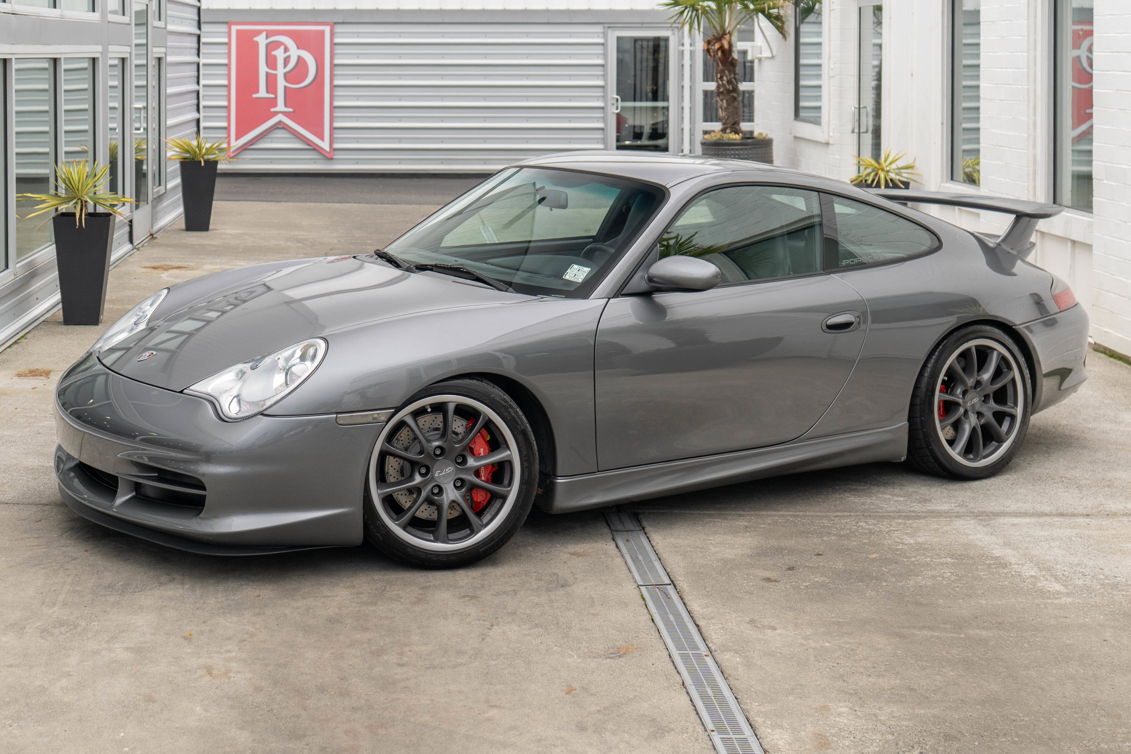 Used 2004 Porsche 911 GT3 image 2