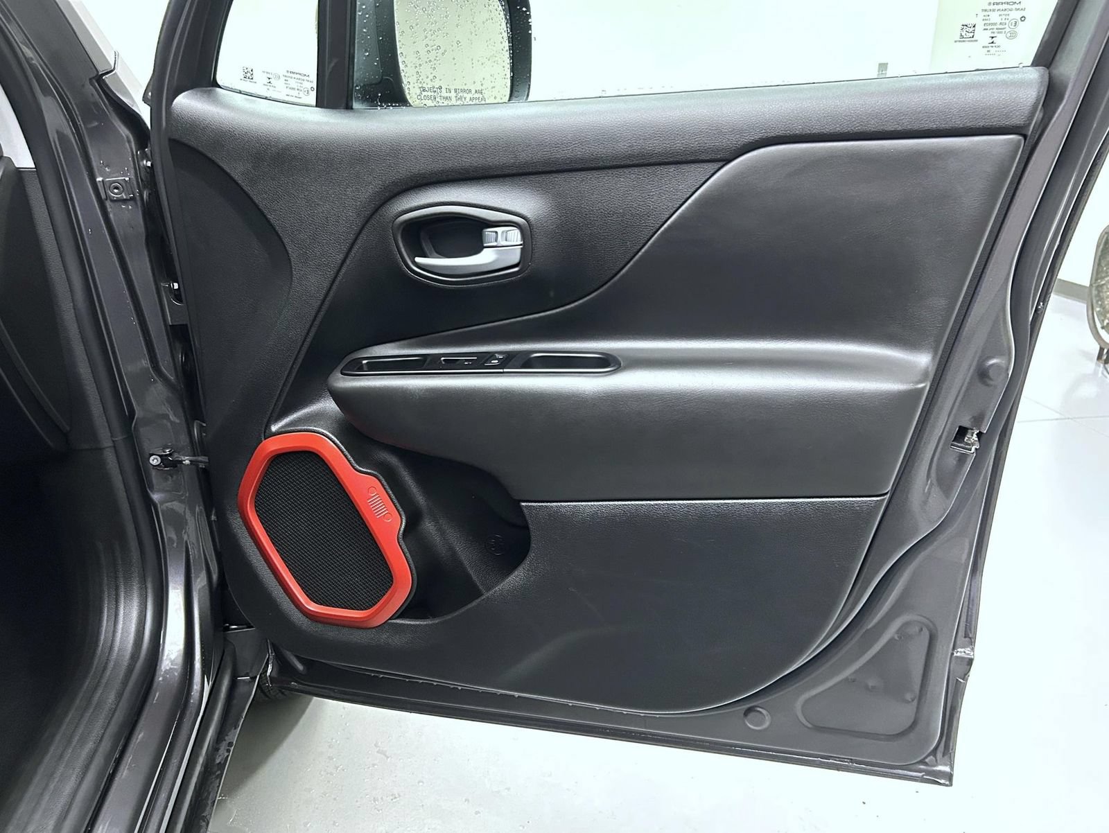 Used 2020 Jeep Renegade Trailhawk w/ Cold Weather Group AWD/4WD image 16