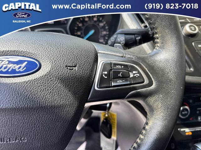 Used 2017 Ford Escape SE w/ SE Sport Appearance Package AWD/4WD image 24