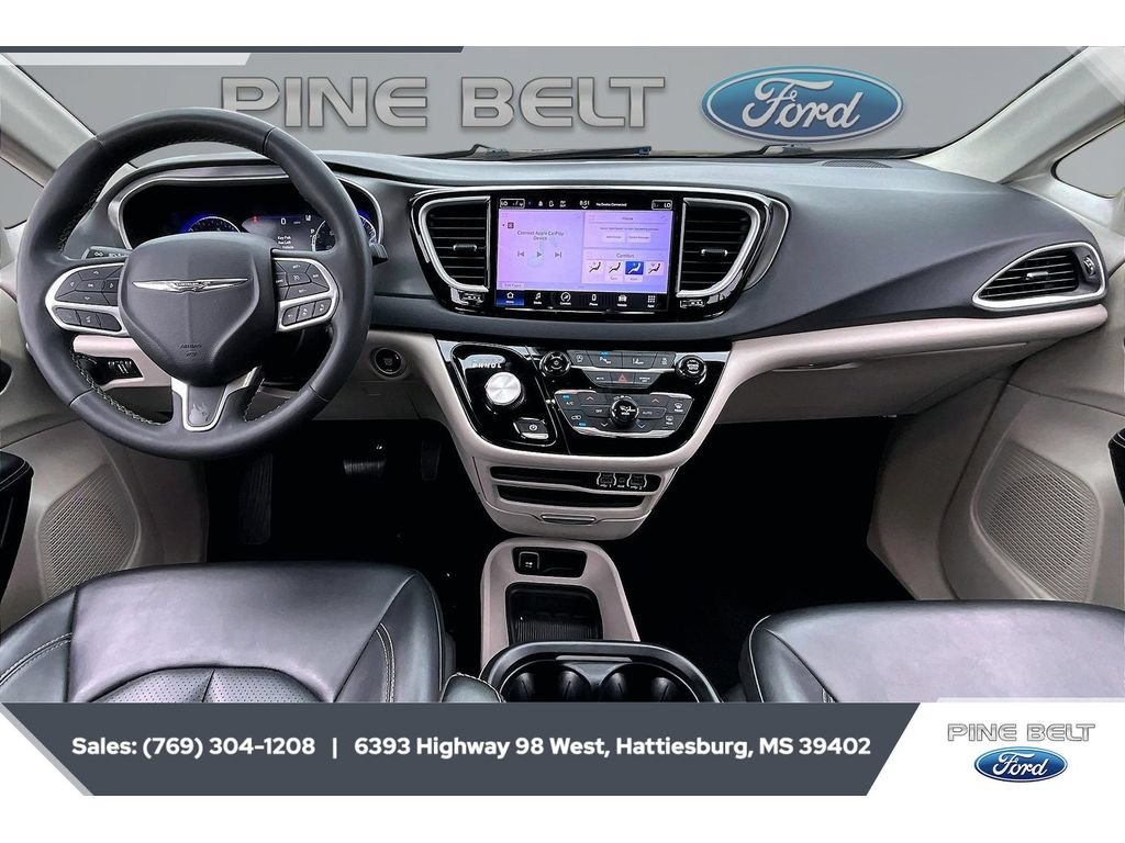 Used 2023 Chrysler Pacifica Touring-L FWD image 14