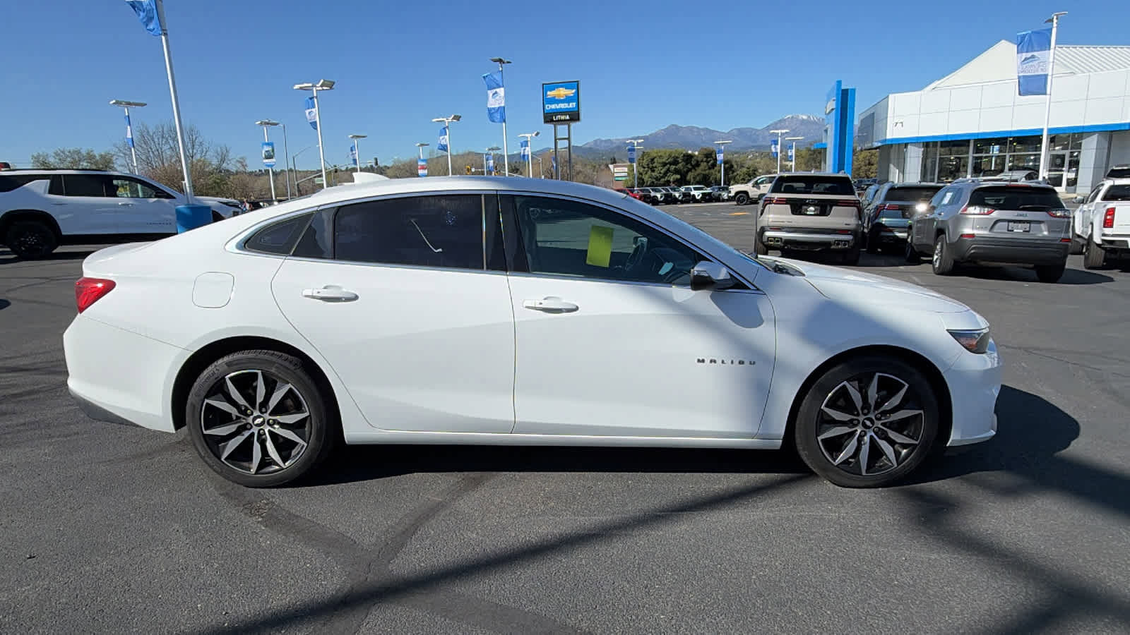 Used 2018 Chevrolet Malibu LT image 4