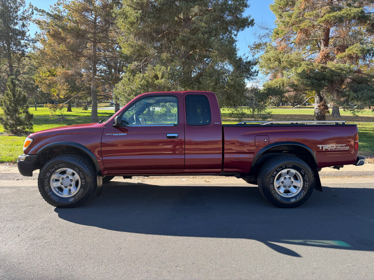 Used 1999 Toyota Tacoma 4x4 Xtracab V6 image 2