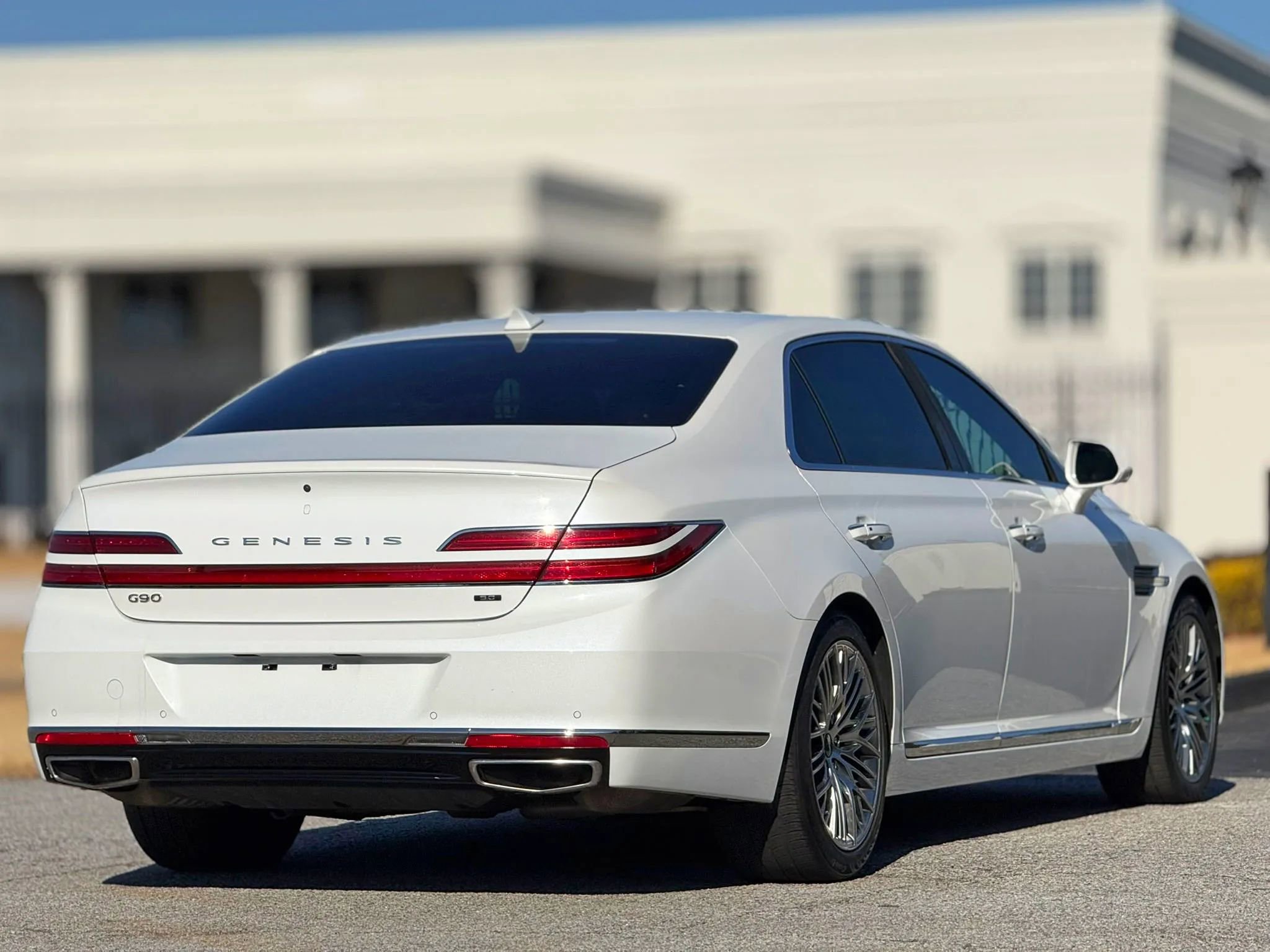 Used 2021 Genesis G90 5.0 Ultimate image 11