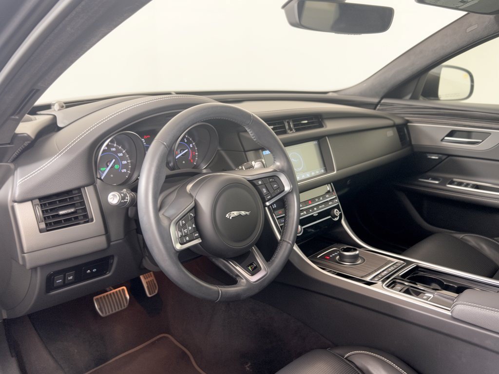 Used 2020 Jaguar XF S AWD/4WD image 4