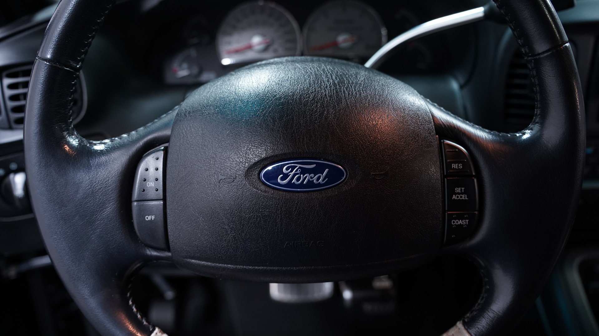 Used 2003 Ford F150 Harley-Davidson RWD image 30