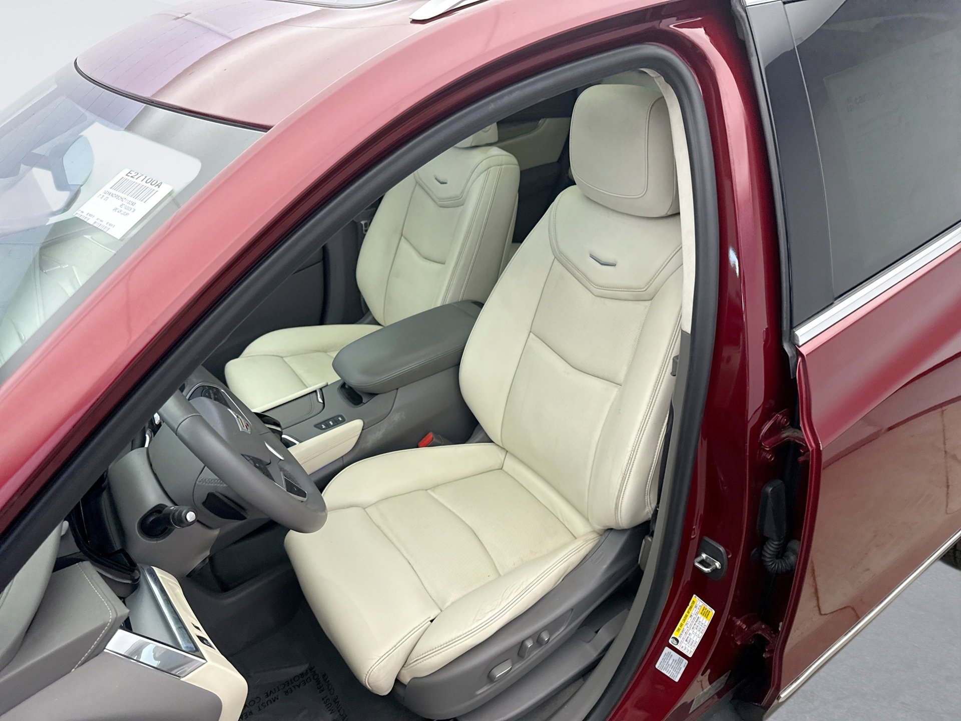 Used 2017 Cadillac XT5 Luxury w/ LPO, Wheel Lock Package image 11