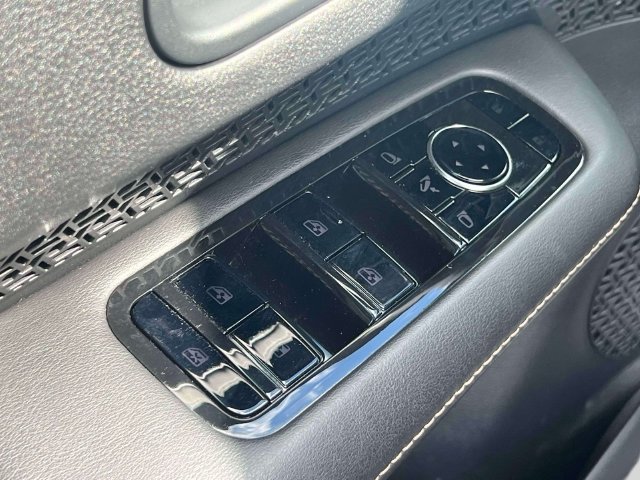 Certified 2024 Nissan Ariya AWD image 19