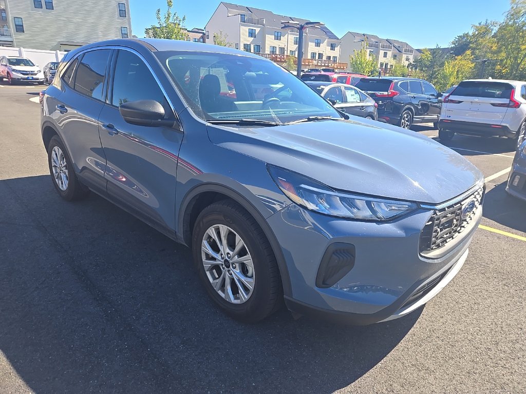 Used 2024 Ford Escape Active w/ Tech Pack #1 FWD image 3
