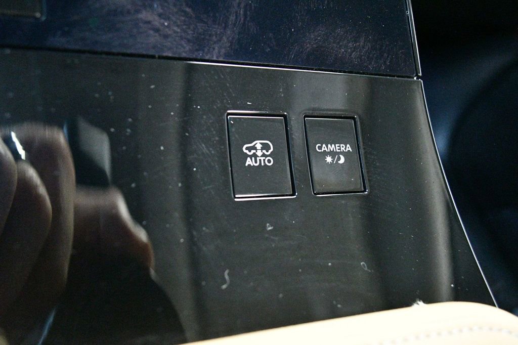Used 2025 INFINITI QX80 Sensory image 74