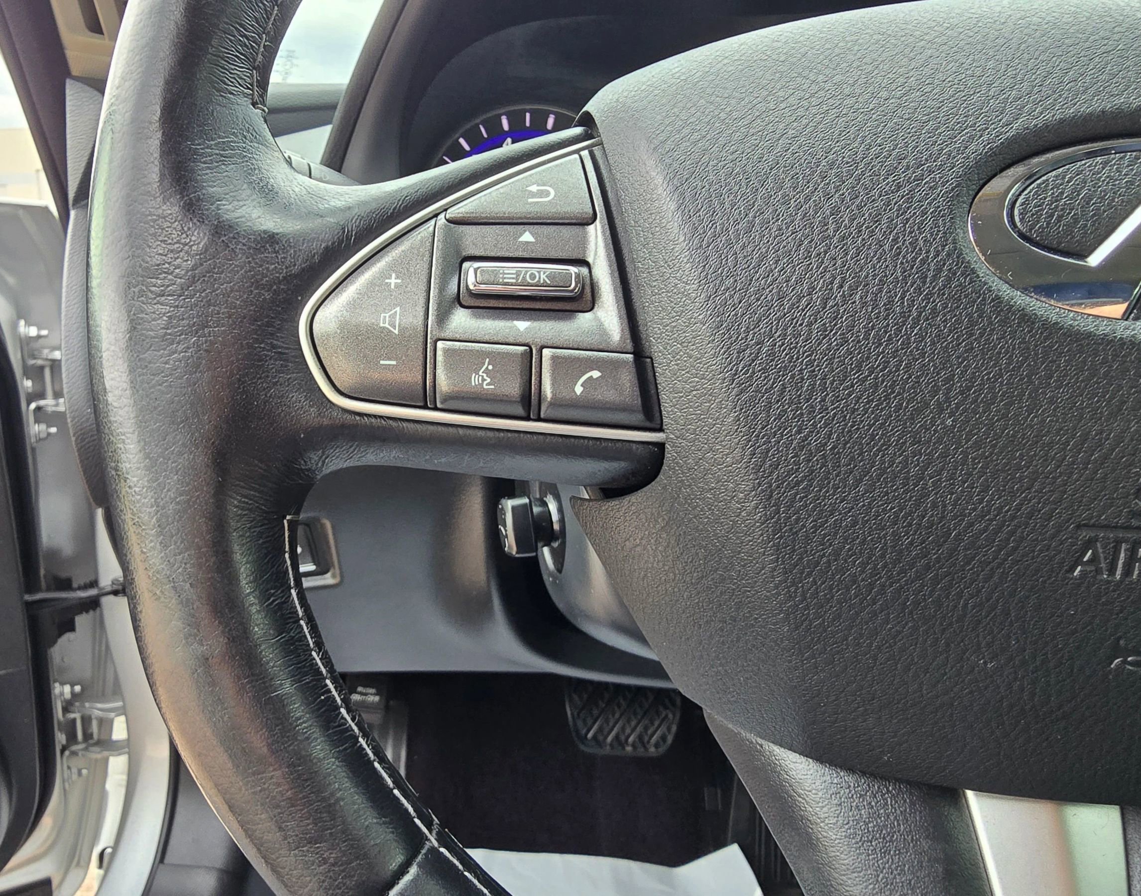 Used 2014 INFINITI Q50 Premium w/ Navigation Package AWD/4WD image 26