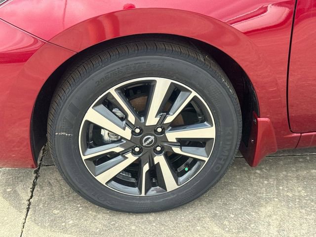 New 2025 Nissan Versa SV w/ Trunk Package image 6