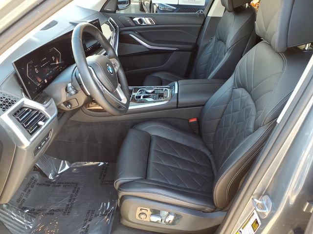 Used 2024 BMW X7 xDrive40i w/ Premium Package AWD/4WD image 13