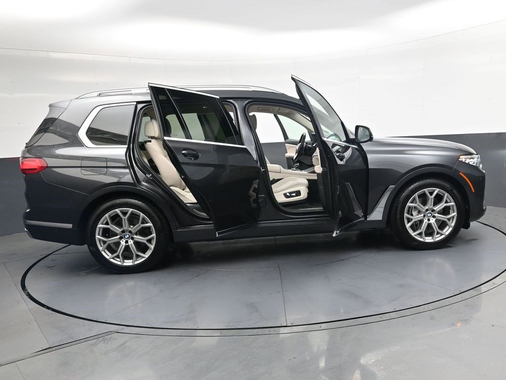 Used 2022 BMW X7 xDrive40i w/ Executive Package AWD/4WD image 40