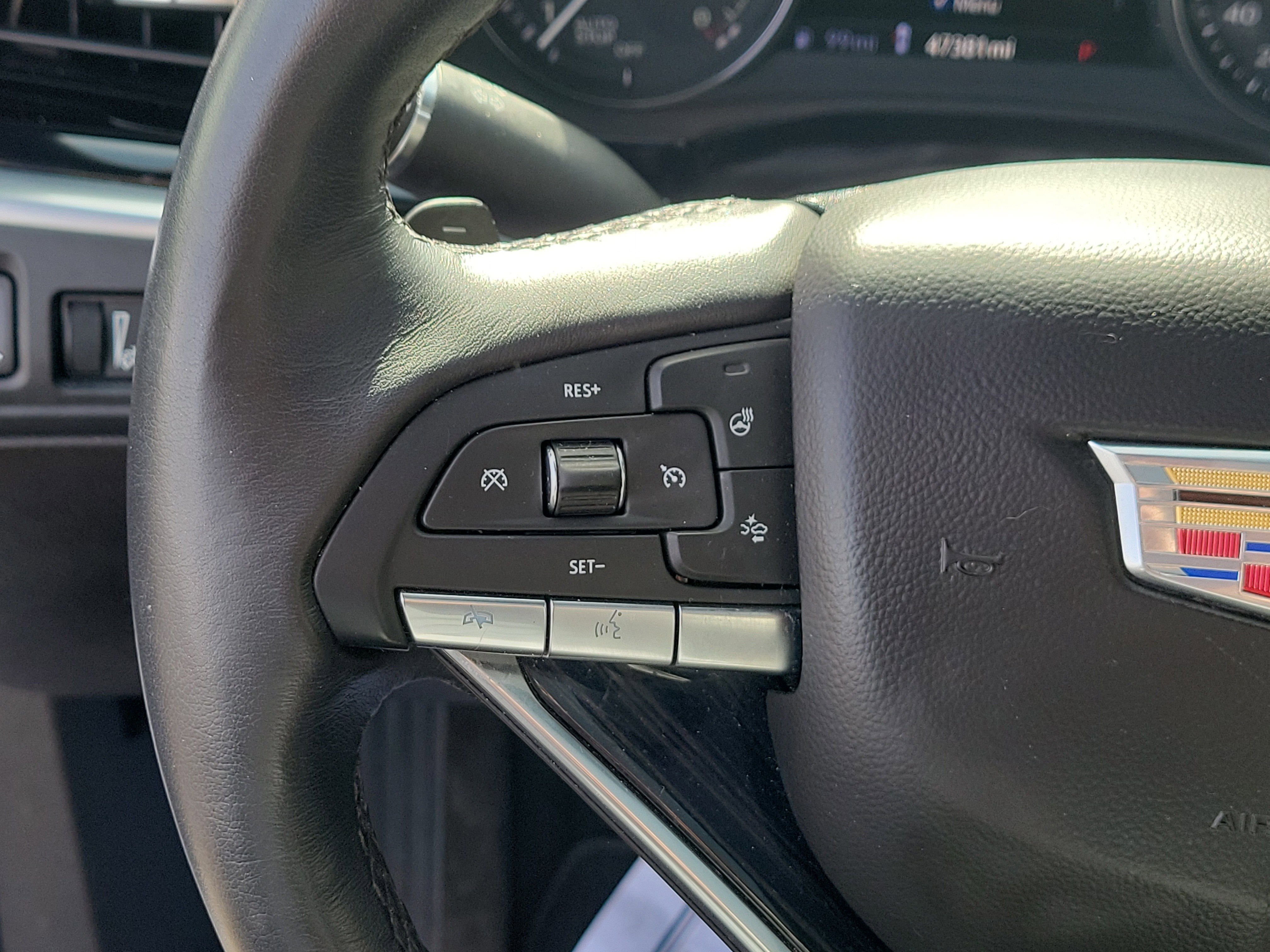 Used 2023 Cadillac XT6 Premium Luxury w/ Technology Package image 23