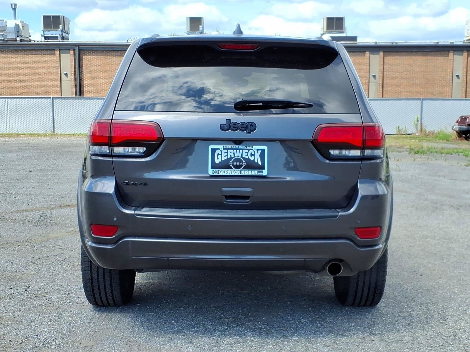 Used 2020 Jeep Grand Cherokee Altitude AWD/4WD image 5