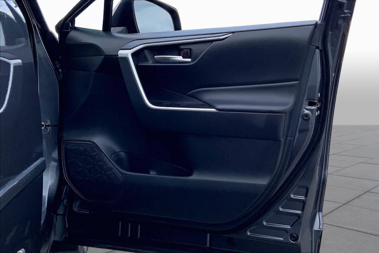 Certified 2024 Toyota RAV4 XLE FWD image 22