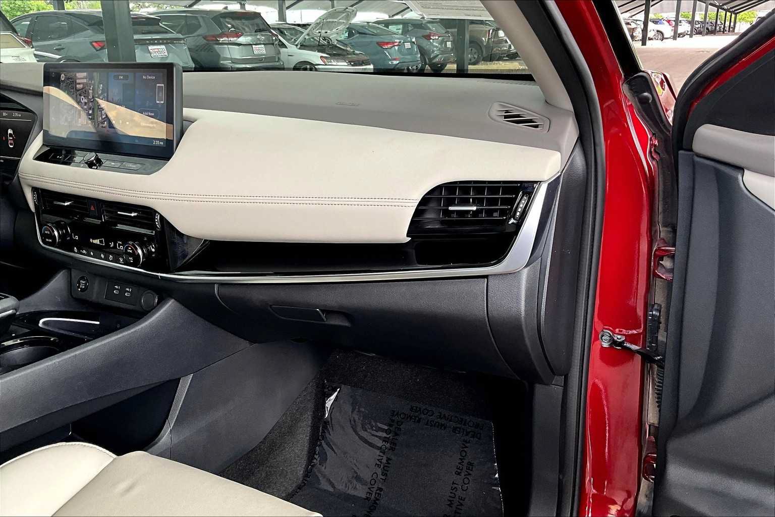 Used 2024 Nissan Rogue SL FWD image 18