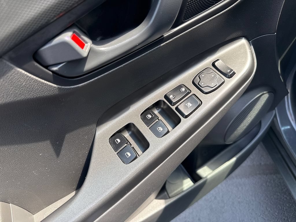 Used 2023 Hyundai Kona SEL AWD/4WD image 10